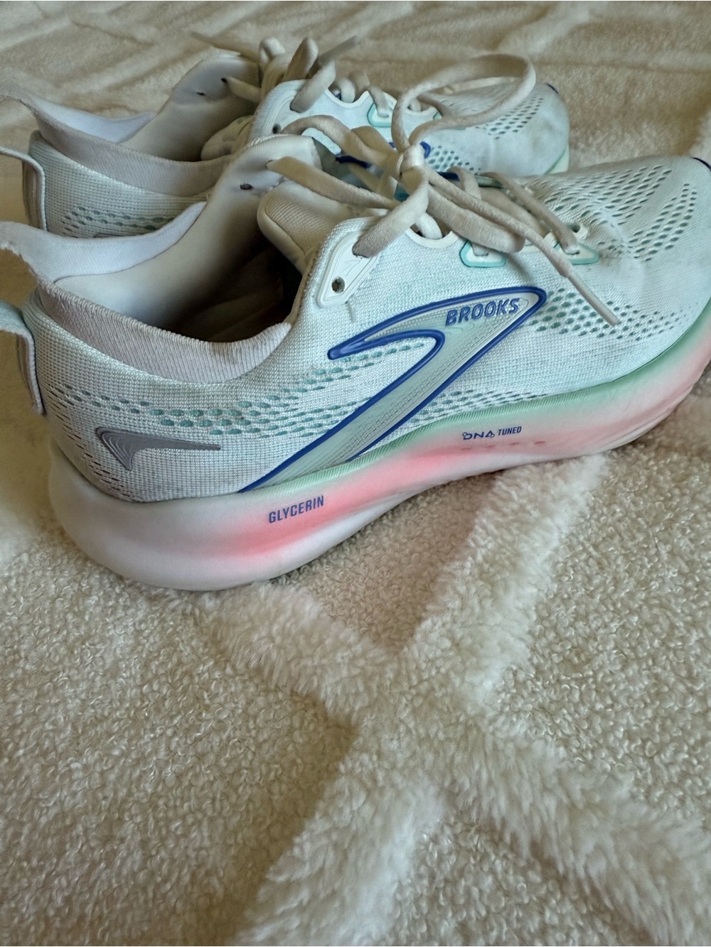 Brooks Women's White Glycerin Running Shoes with Blue and Mint Accents